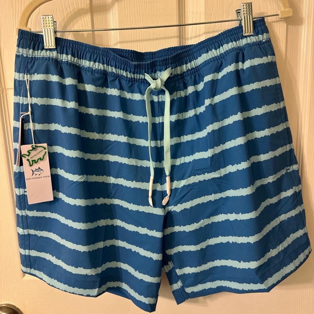 Men’s Southern Tide Bayshore Stripe Swim Trunk